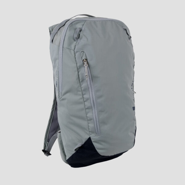 Deuter Gravity Pitch 12 Kletterrucksack Grau - Dreiviertelansicht
